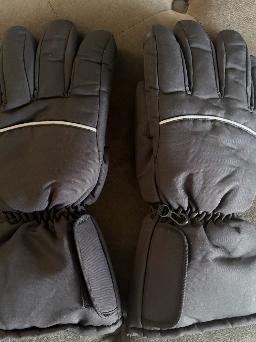 Men's Black Winter Ski Gloves - Insulated Cold-Weather Gloves